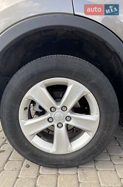 Внедорожник / Кроссовер Toyota RAV4 2014 в 