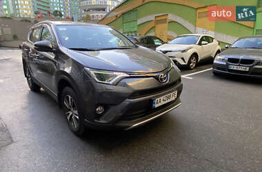 Внедорожник / Кроссовер Toyota RAV4 2016 в 