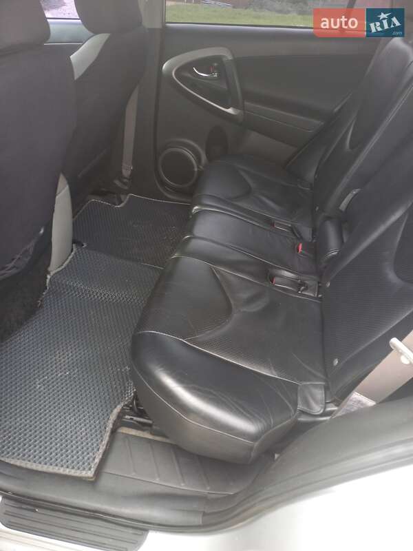 Позашляховик / Кросовер Toyota RAV4 2007 в Калуші