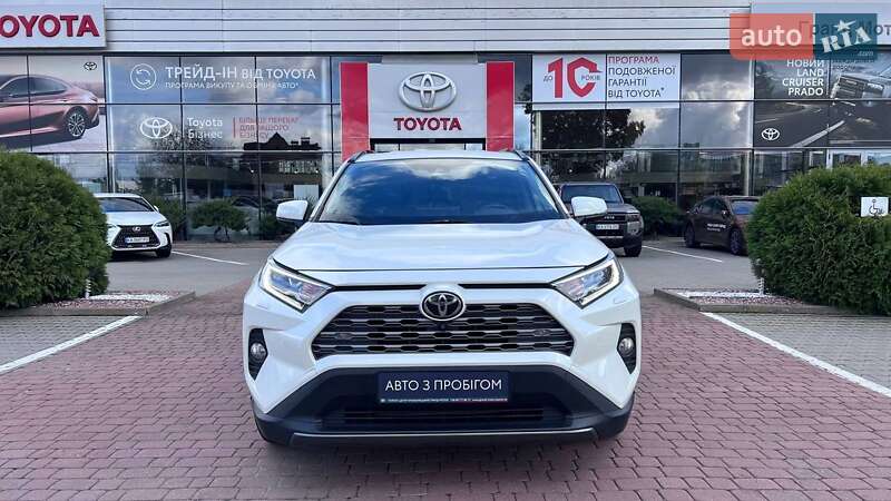 Внедорожник / Кроссовер Toyota RAV4 2021 в Хмельницком