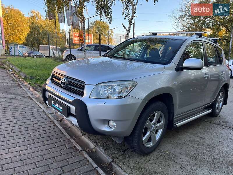 Внедорожник / Кроссовер Toyota RAV4 2006 в Черновцах