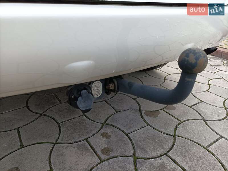 Внедорожник / Кроссовер Toyota RAV4 2011 в Ровно