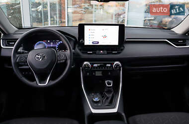 Внедорожник / Кроссовер Toyota RAV4 2023 в 