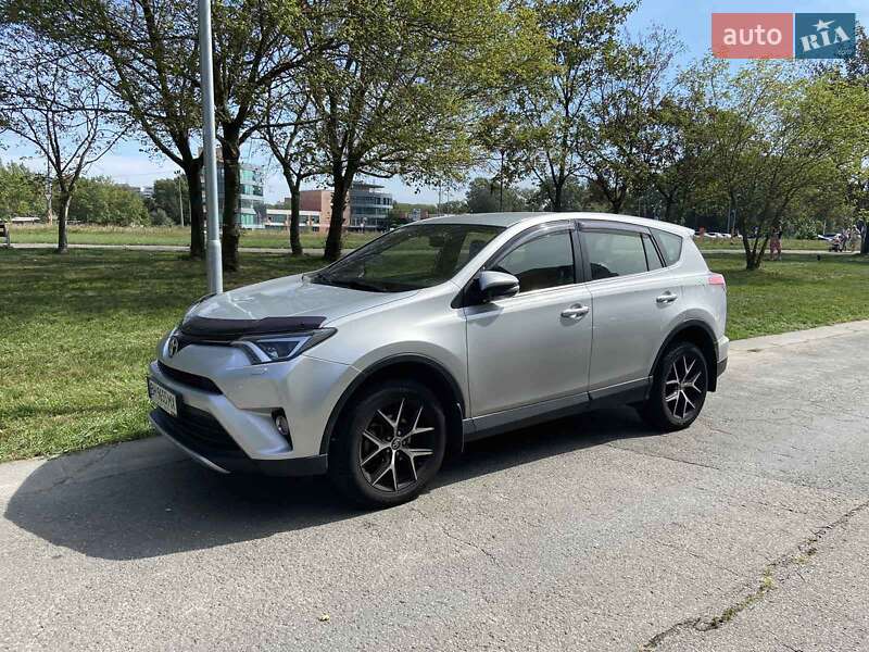 Внедорожник / Кроссовер Toyota RAV4 2016 в Одессе