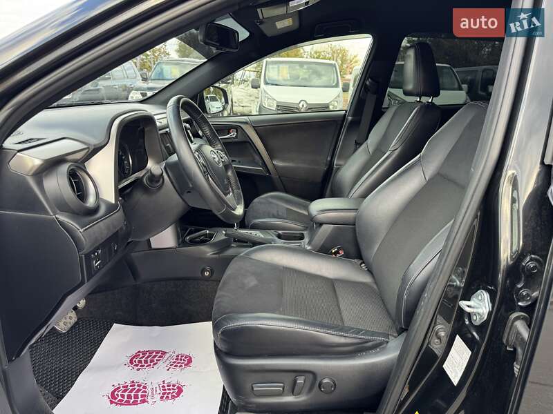 Внедорожник / Кроссовер Toyota RAV4 2017 в Днепре