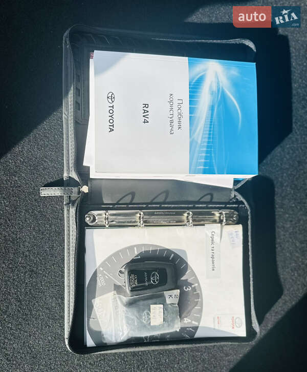 Позашляховик / Кросовер Toyota RAV4 2020 в Тульчині