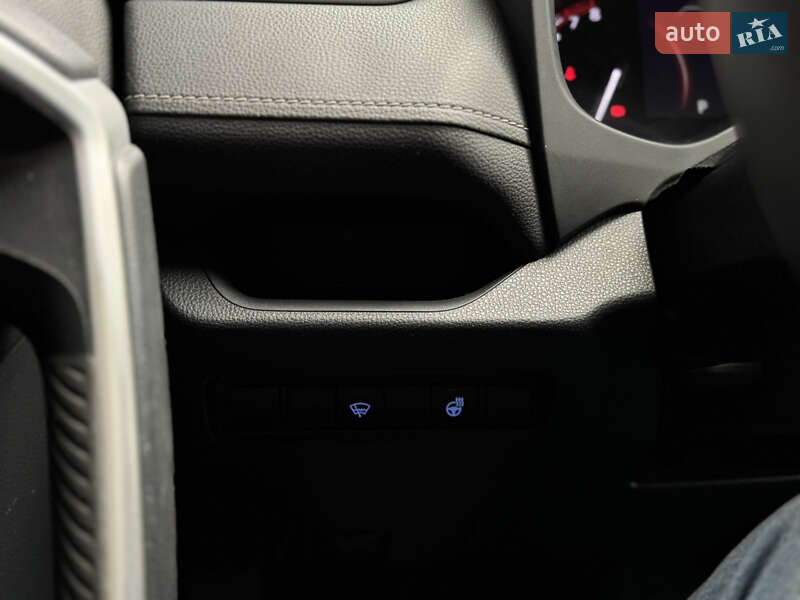 Внедорожник / Кроссовер Toyota RAV4 2019 в Киеве