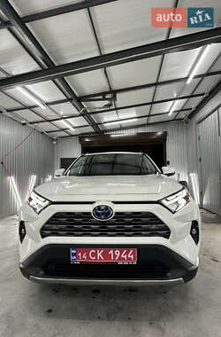 Внедорожник / Кроссовер Toyota RAV4 2022 в 