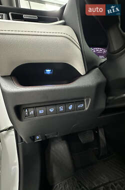 Внедорожник / Кроссовер Toyota RAV4 2022 в 