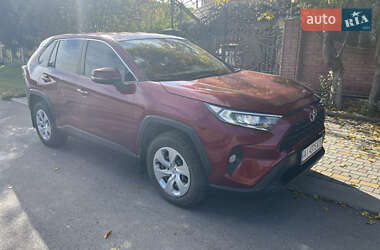 Внедорожник / Кроссовер Toyota RAV4 2020 в Яремче