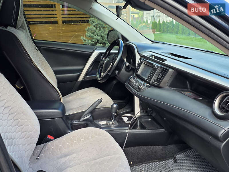 Позашляховик / Кросовер Toyota RAV4 2018 в Хмельницькому