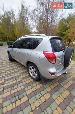 Внедорожник / Кроссовер Toyota RAV4 2007 в 