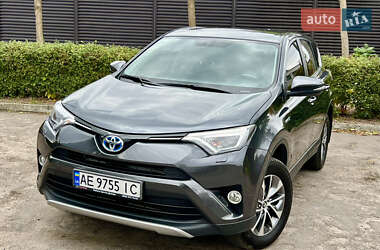 Внедорожник / Кроссовер Toyota RAV4 2017 в 