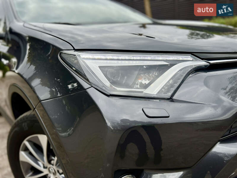 Внедорожник / Кроссовер Toyota RAV4 2017 в Днепре