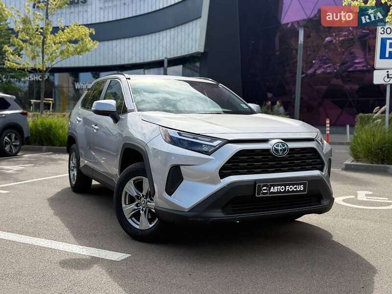Позашляховик / Кросовер Toyota RAV4 2024 в Києві