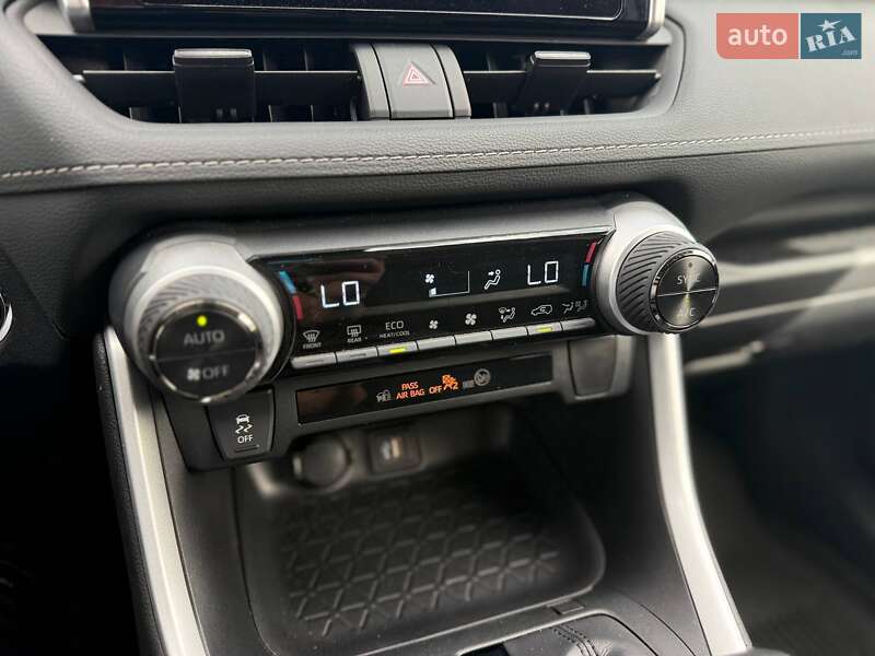 Позашляховик / Кросовер Toyota RAV4 2024 в Києві