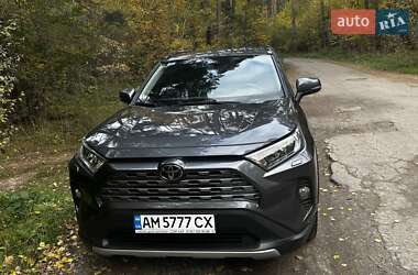 Внедорожник / Кроссовер Toyota RAV4 2020 в 