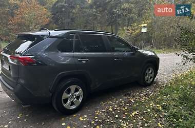 Внедорожник / Кроссовер Toyota RAV4 2020 в 