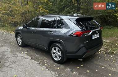 Внедорожник / Кроссовер Toyota RAV4 2020 в 