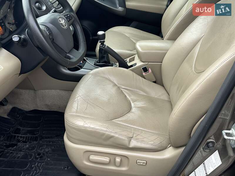 Внедорожник / Кроссовер Toyota RAV4 2009 в Сумах