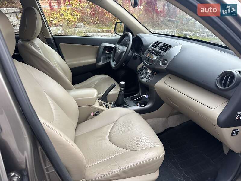 Внедорожник / Кроссовер Toyota RAV4 2009 в Сумах