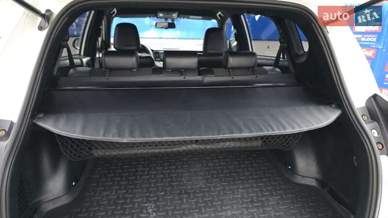 Позашляховик / Кросовер Toyota RAV4 2016 в Прилуках