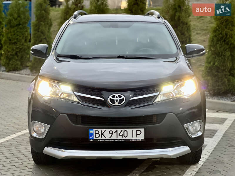 Внедорожник / Кроссовер Toyota RAV4 2014 в Ровно