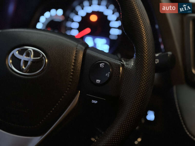 Внедорожник / Кроссовер Toyota RAV4 2014 в Ровно