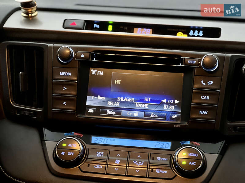 Внедорожник / Кроссовер Toyota RAV4 2014 в Ровно