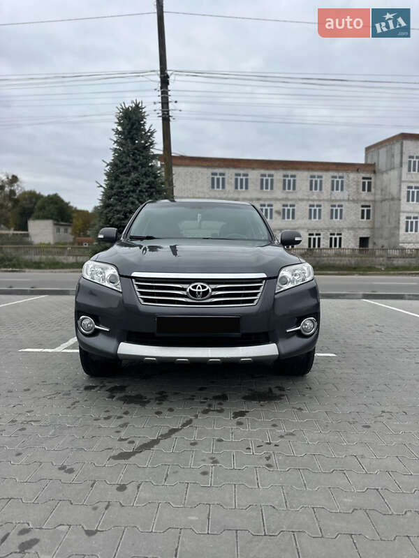 Внедорожник / Кроссовер Toyota RAV4 2010 в 
