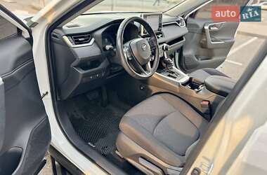 Внедорожник / Кроссовер Toyota RAV4 2019 в 