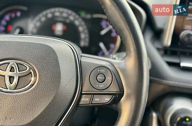 Внедорожник / Кроссовер Toyota RAV4 2019 в 