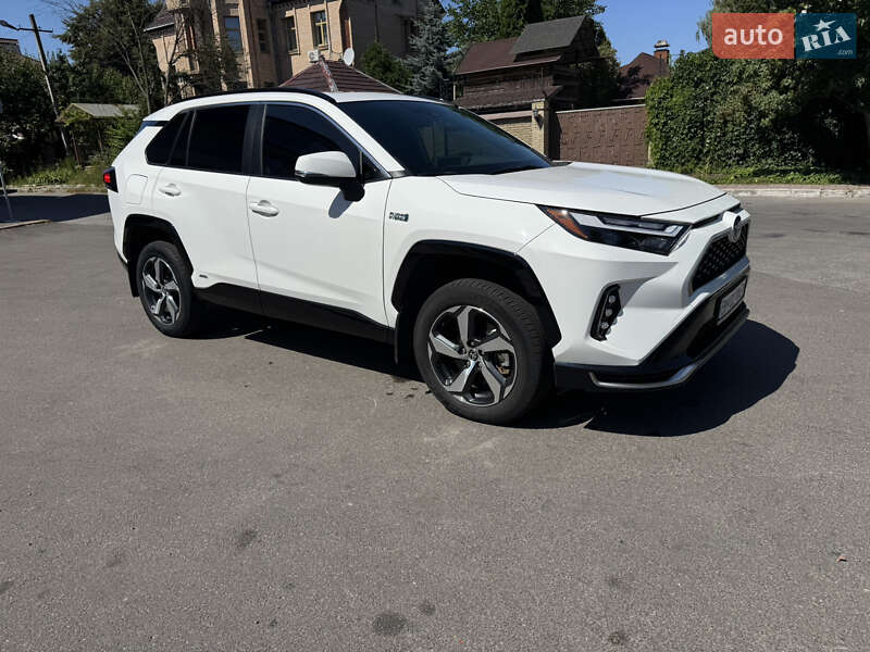 Внедорожник / Кроссовер Toyota RAV4 2021 в Киеве