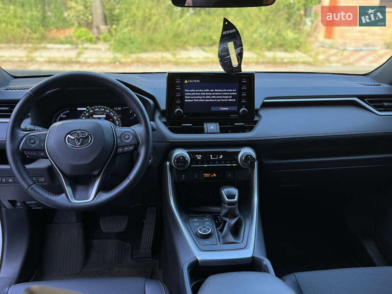 Внедорожник / Кроссовер Toyota RAV4 2021 в Киеве