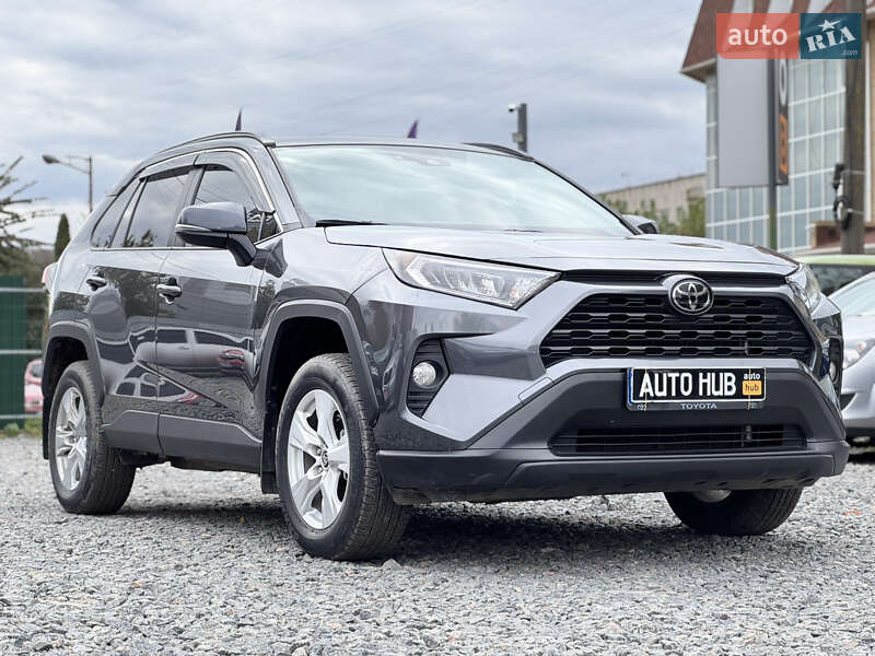 Внедорожник / Кроссовер Toyota RAV4 2021 в Бердичеве