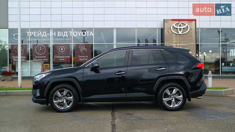 Позашляховик / Кросовер Toyota RAV4 2020 в Києві