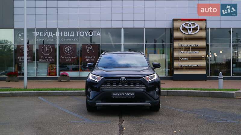Позашляховик / Кросовер Toyota RAV4 2020 в Києві