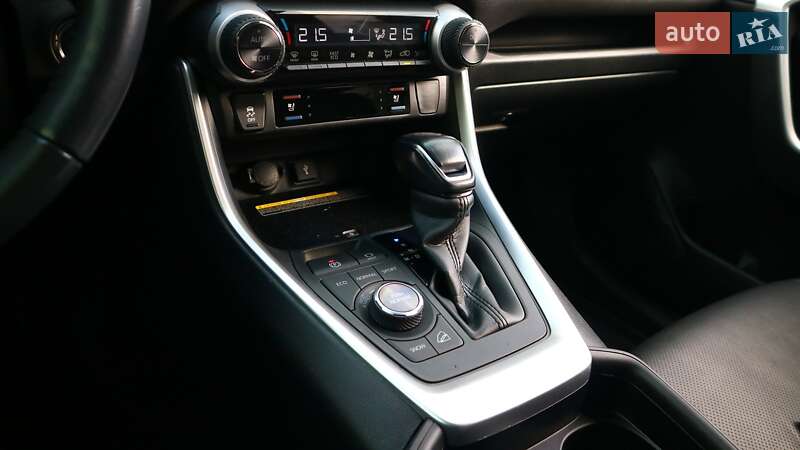 Позашляховик / Кросовер Toyota RAV4 2020 в Києві
