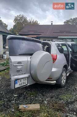 Внедорожник / Кроссовер Toyota RAV4 2007 в 
