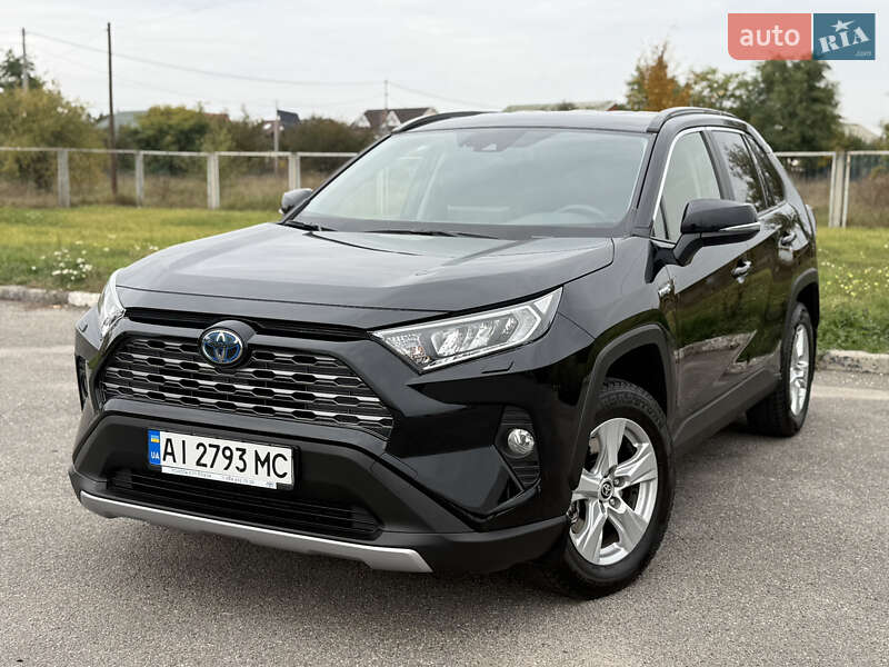 Внедорожник / Кроссовер Toyota RAV4 2021 в 