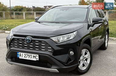 Внедорожник / Кроссовер Toyota RAV4 2021 в 