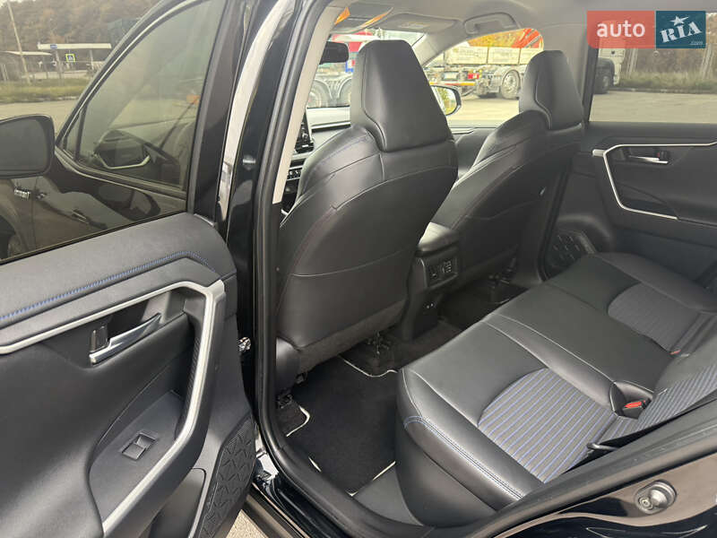 Позашляховик / Кросовер Toyota RAV4 2021 в Києві фото 17 Позашляховик / Кросовер Toyota RAV4 2021 в Києві