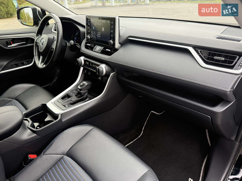 Позашляховик / Кросовер Toyota RAV4 2021 в Києві фото 22 Позашляховик / Кросовер Toyota RAV4 2021 в Києві