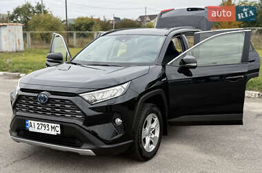 Внедорожник / Кроссовер Toyota RAV4 2021 в 