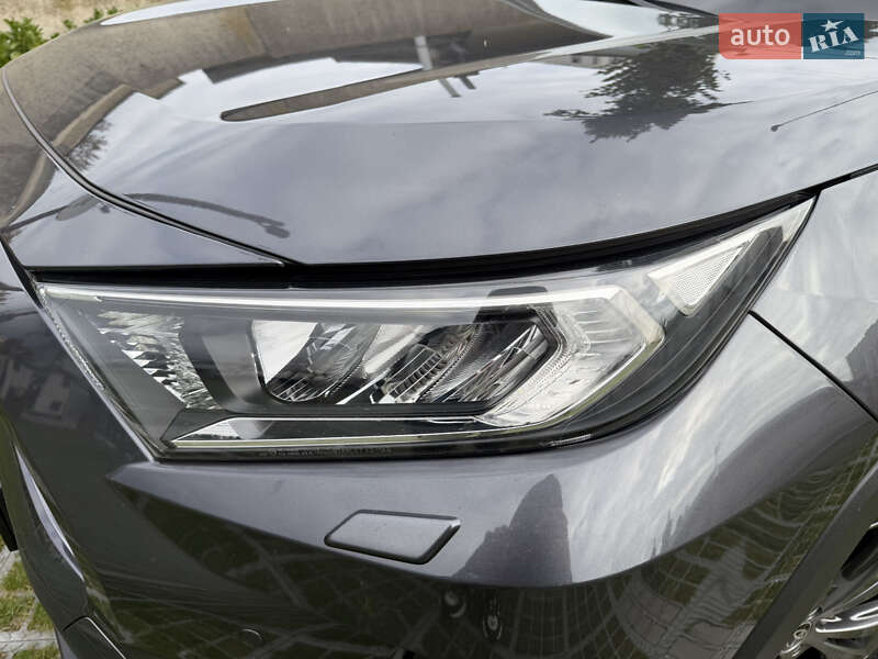 Позашляховик / Кросовер Toyota RAV4 2024 в Львові