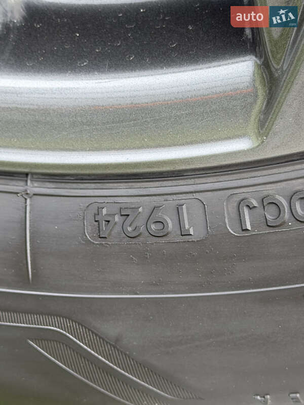 Позашляховик / Кросовер Toyota RAV4 2024 в Львові