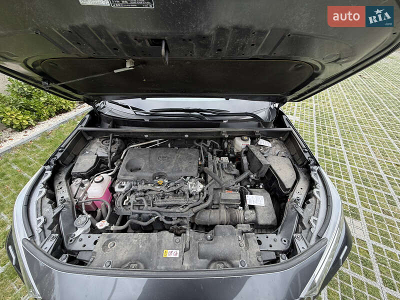Позашляховик / Кросовер Toyota RAV4 2024 в Львові