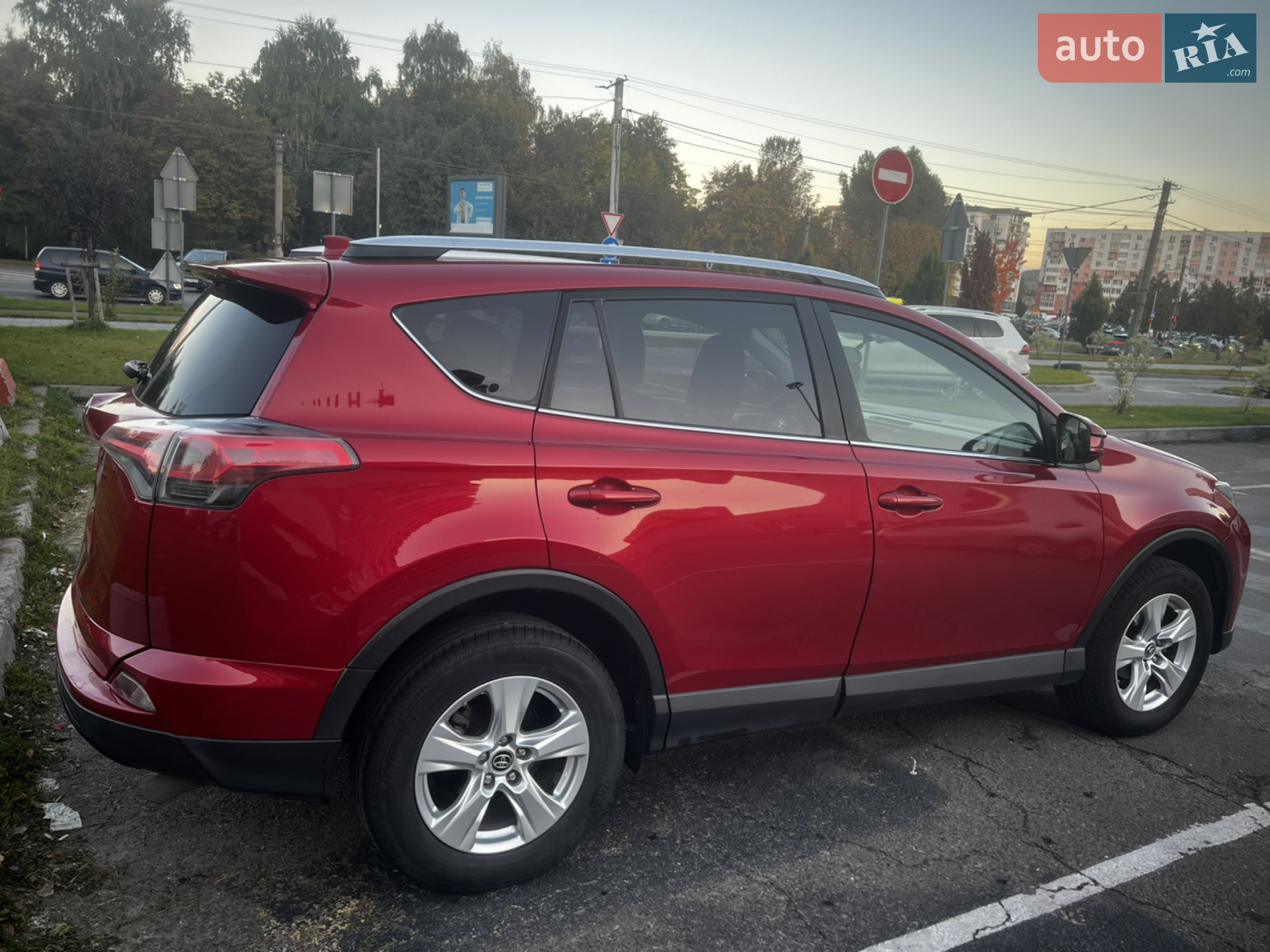 2016 Toyota RAV 4 - мініатюра 13
