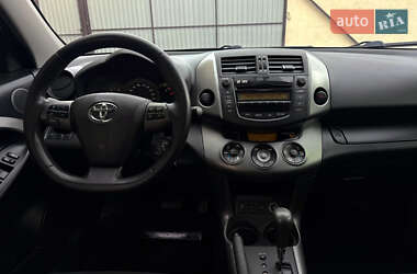Внедорожник / Кроссовер Toyota RAV4 2011 в 