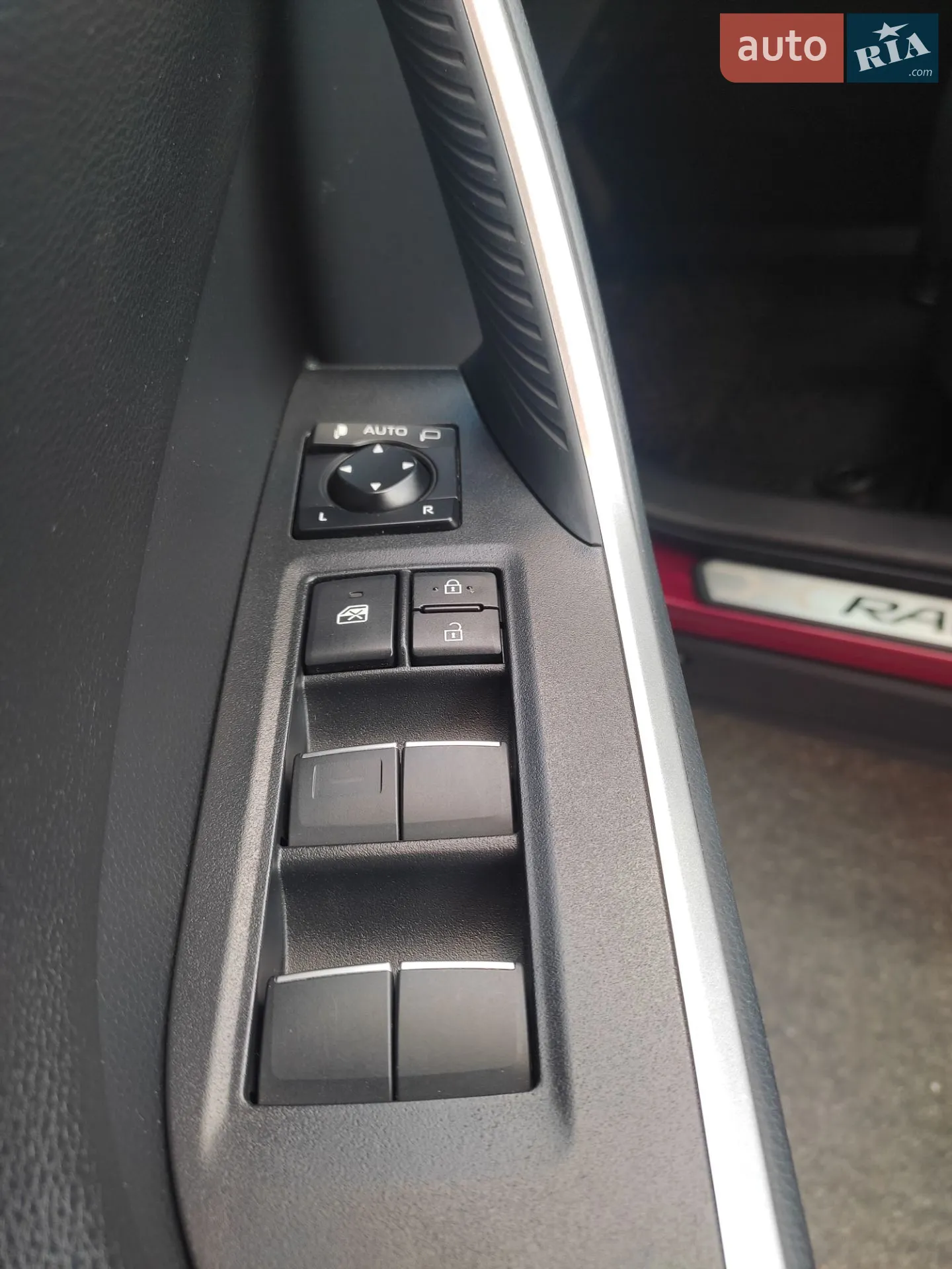 2019 Toyota RAV 4 - мініатюра 13